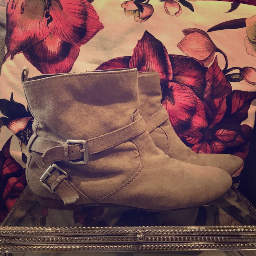 Beige Express boots w/ low wood heel